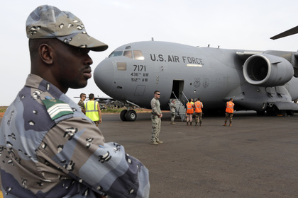 Американский военно-транспортный самолет в Мали