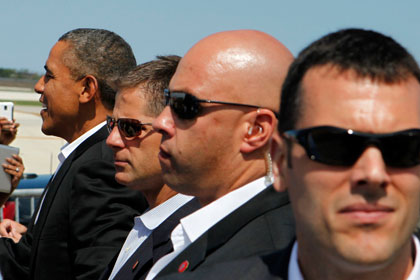 Барак Обама и сотрудники Секретной службы