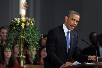 Барак Обама после поминальной мессы 18 апреля 2013 года