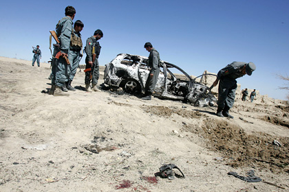 Афганские солдаты на месте теракта