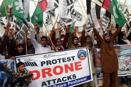 Демонстрация против американских беспилотников в Пакистане