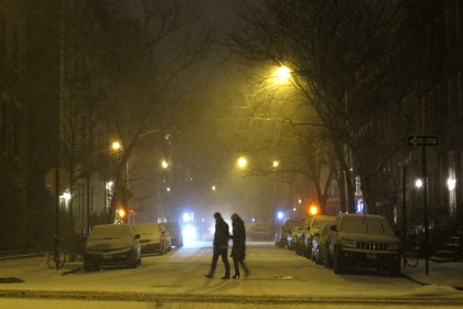 Снегопад в Нью-Йорке вечером 2 января 2014 года. 