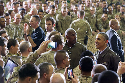 Барак Обама на встрече с американскими военнослужащими в Кабуле