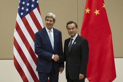 Госсекретарь США Джон Керри и глава МИД КНР Ван И