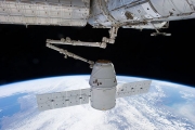 НАСА ищет компании для грузовых полетов на МКС