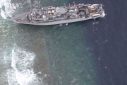 Тральщик ВМФ США повредил коралловый риф