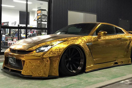В Дубае показали золотой Nissan GT-R за миллион долларов