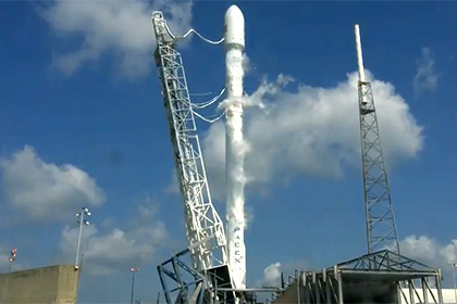 Первая ступень Falcon 9 жестко приземлилась на плавучую платформу