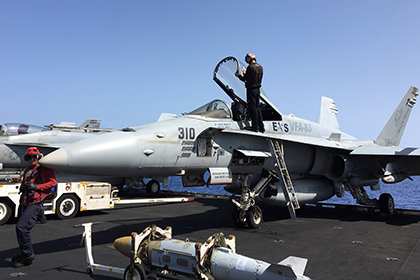 Морская пехота США вернула с баз хранения старые самолеты F/A-18