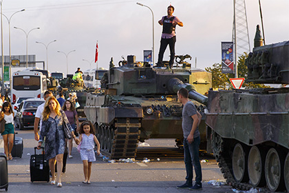 Укрепление рубля связали с попыткой переворота в Турции
