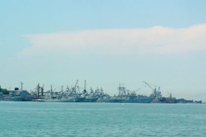 Мятежники захватили фрегат с командующим ВМС Турции