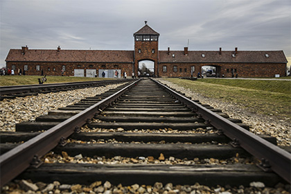 Музей жертв Холокоста в Освенциме превратили в поле битвы для покемонов
