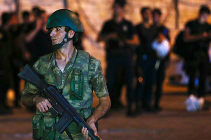 При попытке захвата президентского дворца в Анкаре задержана группа солдат