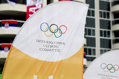 Десяток стран осудили решение МОК допустить россиян до Олимпиады