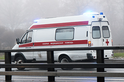Выбежавшего из горящей машины водителя насмерть сбил микроавтобус
