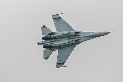 Минобороны прокомментировало приближение Су-27 к американскому самолету