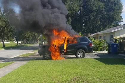 Во Флориде сгорел джип с оставленным на зарядке Galaxy Note 7