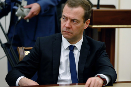 Медведев припомнил слова Обамы о порванной в клочья экономике России