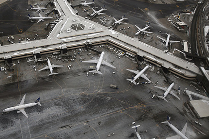 В американском аэропорту второй раз за два дня столкнулись самолеты