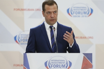 Медведев назвал санкции второстепенной проблемой российской экономики