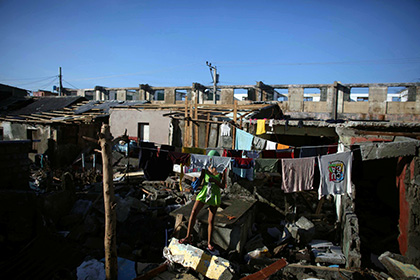 Число жертв урагана на Гаити достигло 877