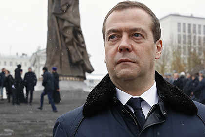 Медведев призвал кандидатов в президенты США отказаться от страшилок о России