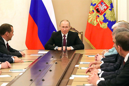 Путин обсудил с членами Совбеза поездку Лаврова в США
