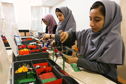 Афганским девочкам отказали во въезде в США на чемпионат по робототехнике
