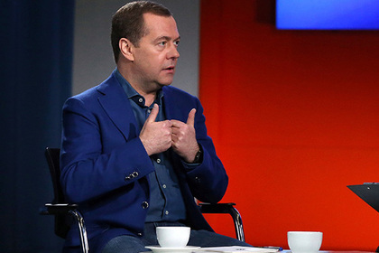 Медведев упрекнул США в столетии санкций против России