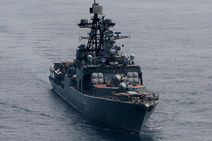 Американский крейсер подрезал российский корабль