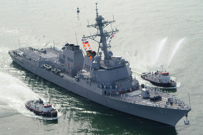 ВМС США направили в Оманский залив ракетный эсминец для защиты танкеров