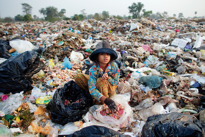 Полторы тысячи тонн мусора из США и Канады обнаружили в Камбодже