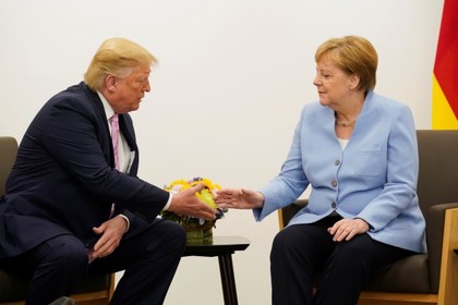 Трамп поговорит с Меркель о зависимости Европы от российского газа