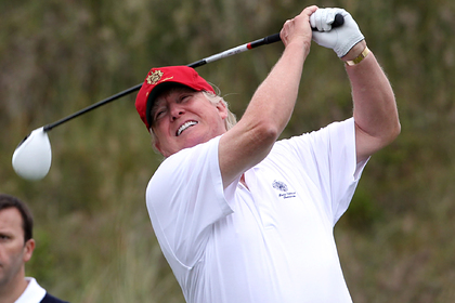 Обещавший не играть в гольф Трамп провел четверть президентского срока на поле
