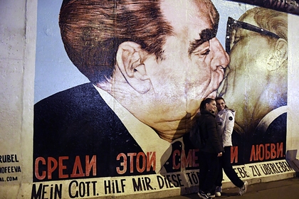 Германия оценила роль Горбачева в падении Берлинской стены